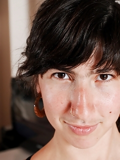 Autumn Free Hairy Teen Pussy Pics