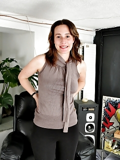 Jasmine Hairy Pussy Piss