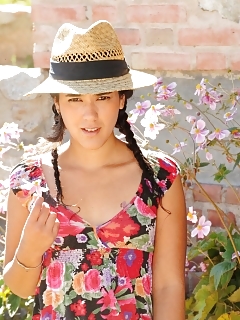 Faustina Hairy Blondes