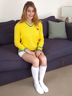 Violet Mature Hairy Carol