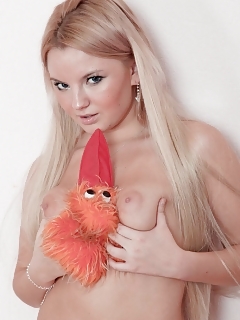 Snezhana Hairy Women Pissing