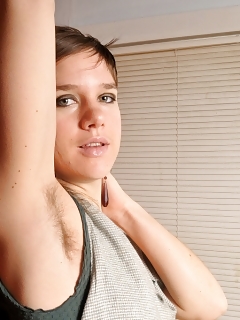 Bonny Exposed Hairy Nerd Pussy