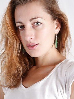 Tais Atk Hairy Vanda