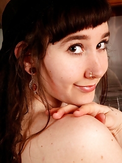 Urtica Hairy Vagine Women