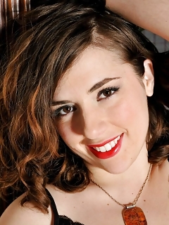 Simone Trimmed Hairy Pussy