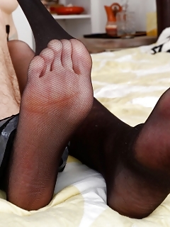 Simone Hairy Pussy Cummed