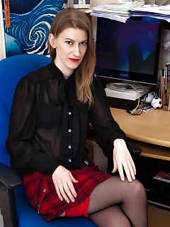 Katie Daze Teen Hairy Pussy