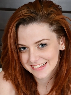 Emma Curvy Women Hairy