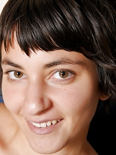 Ceejay Hairy Teen Girl Nudes