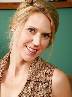 Trish Hairy Girls Toilet Cams