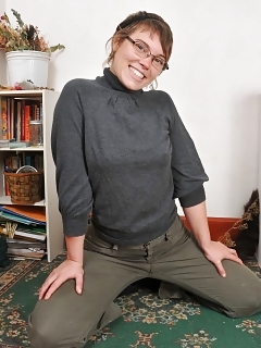 Artemisia Hairy Czech Girls