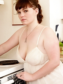 Bianca Debbie Atk Hairy