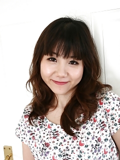 Komachi Amateur Hairy Pussy