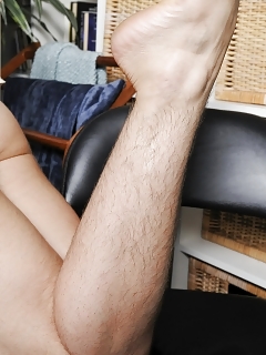 Rose Hairy Asain Pussy