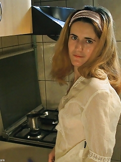 Kris Hairy Naked Chinese Girls