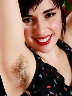 Simone Simons Girls Hairy